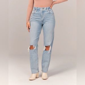 Curve Love The 90s Straight Ultra High Rise light wash  distressed Jeans